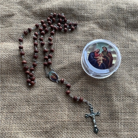 Catholic rosary nativity wood rosary New in box NIB - Picture 5 of 9